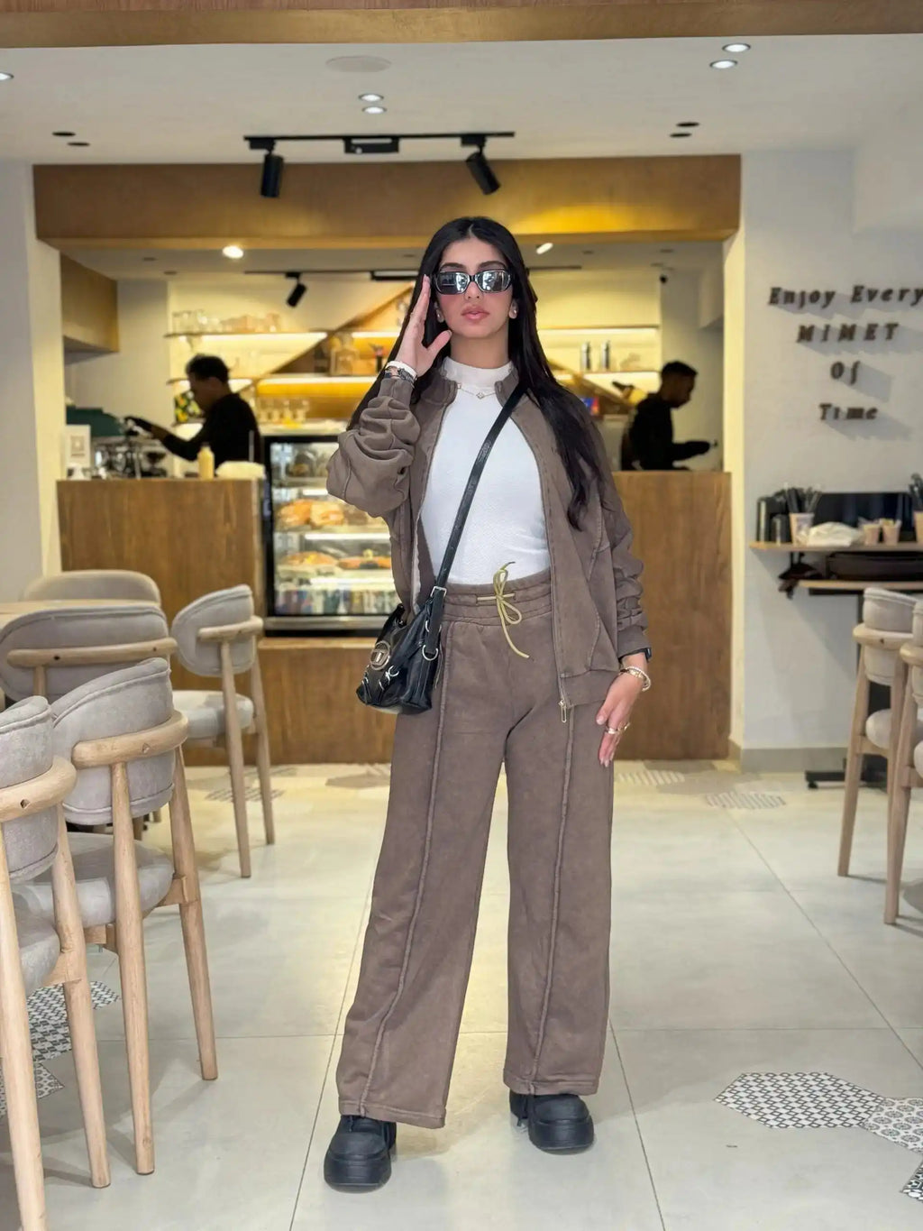 Brown Milton set