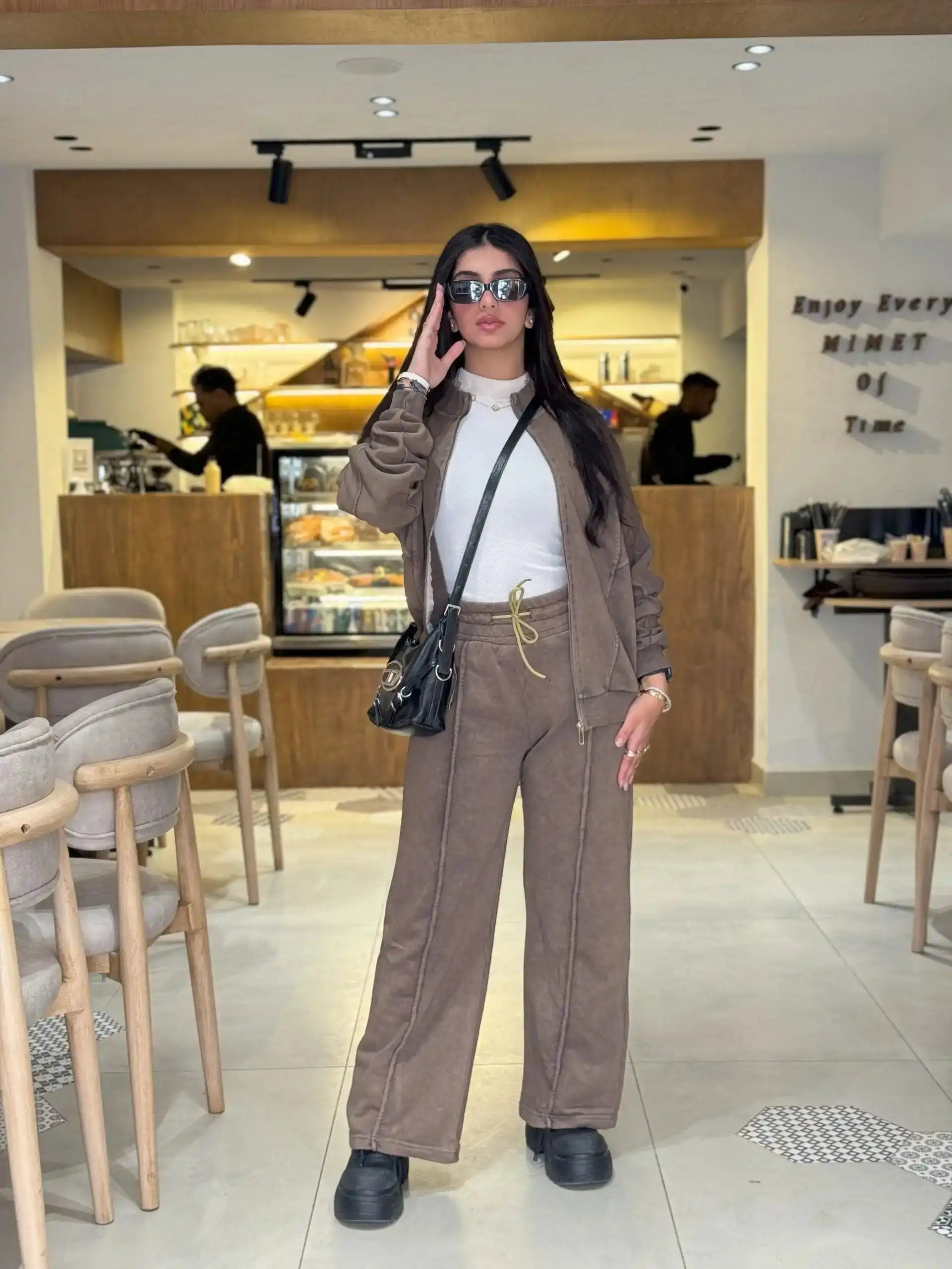 Brown Milton set