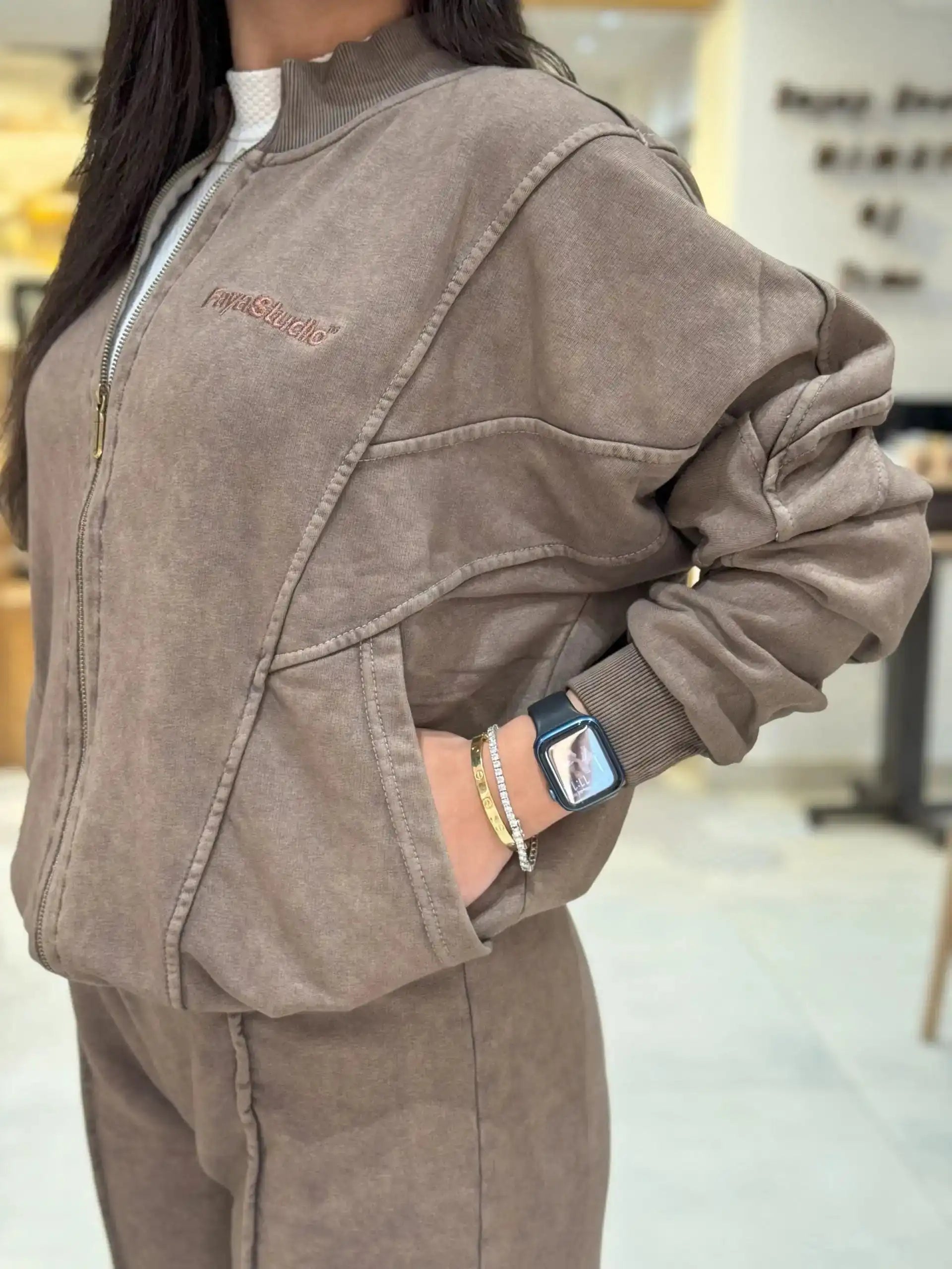 Brown Milton set